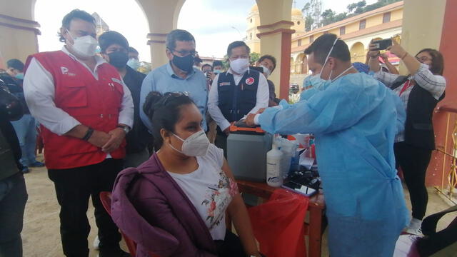 Supervisión de la vacunación en Ayabaca. Foto: MINSA