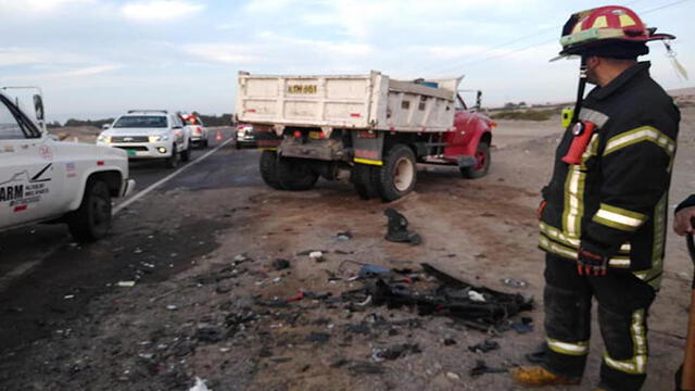 Policía y acompañante mueren en accidente de tránsito en Tacna Policía y acompañante mueren en accidente de tránsito en Tacna