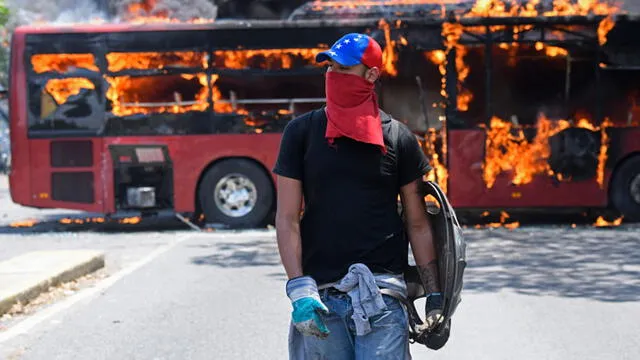 Aumentan a cuatro los muertos en protestas contra Maduro, entre ellos dos menores