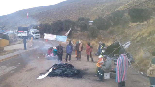 Arequipa: Bloquean ingreso de convoys mineros en Caylloma y Sibayo
