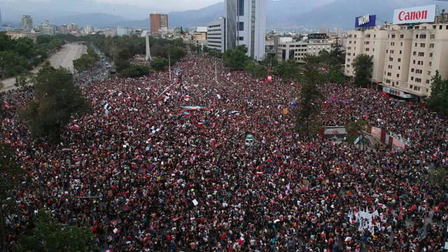 Multitudinaria marcha en Chile.