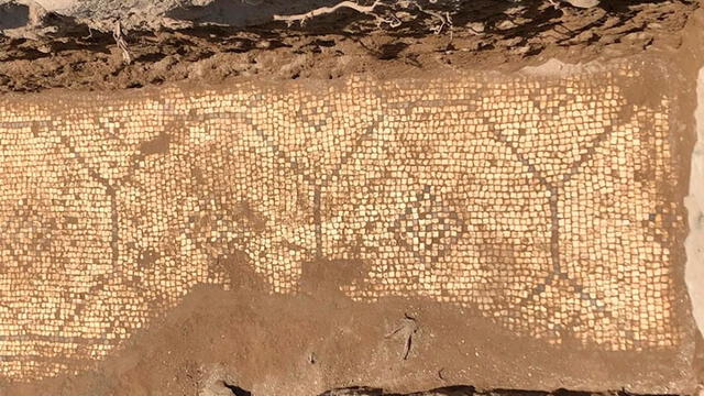 Piso con mosaicos hallado en la excavación. Foto: El Araj Excavations Project.