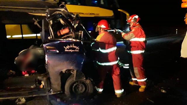 Nueve pasajeros muertos en choque de minivan y camión en Moquegua [FOTOS]