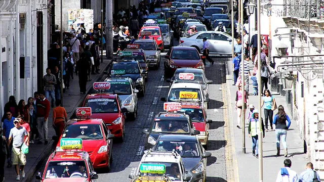 En Arequipa hubo 140 robos en falsos taxis