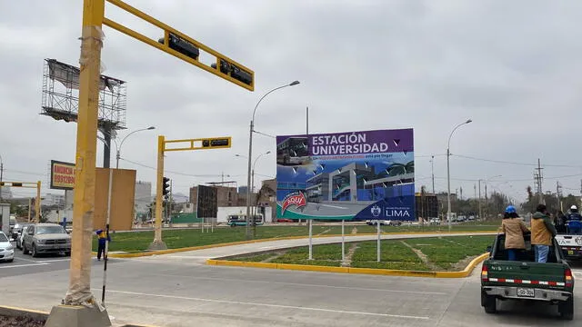 Estación Universidad ubicada en av. Universitaria con av. Metropolitana, Comas.