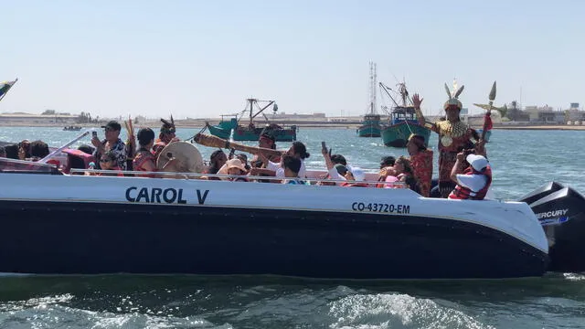 Paracas ofrenda al mar peruano con ceremonia inca. Foto: Rumi Cevallos.