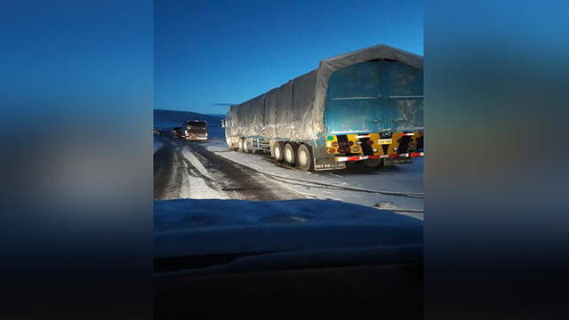 Carretera Arequipa - Puno obstruida por intensa nevada [FOTOS Y VIDEO]
