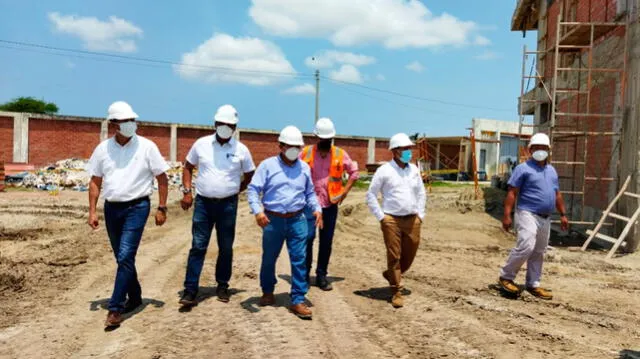 Autoridades regionales de Tumbes inspeccionan obras en colegios