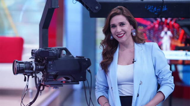 Verónica Linares conductora de América TV
