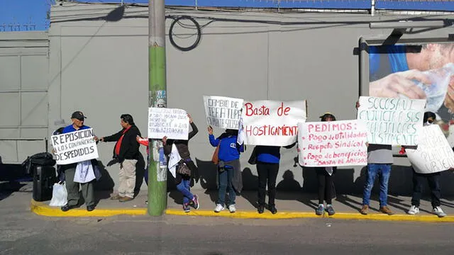 En Arequipa trabajadores de Socosani exigen pago de utilidades con plantón