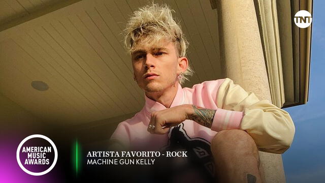 Machine Gun Kelly gana el premio al artista favorito en el género rock. Foto: Twitter de TNT América Latina.