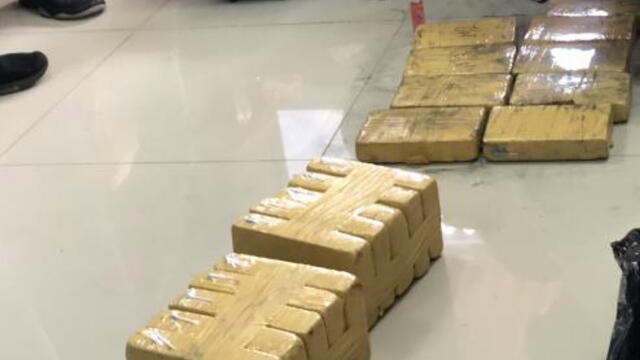Huancayo: Policía incauta 73 ladrillos de cocaína camuflados en las llantas de un auto 