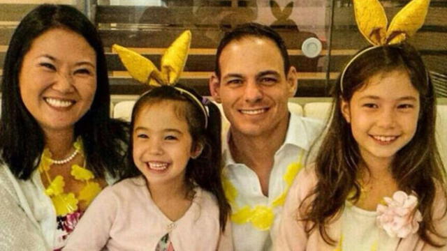 Mark Vito y sus dos hijas.