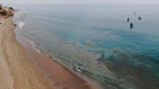 Derrame de petróleo en mar de Talara Piura
