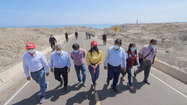 Autoridades recorren vía de evitamiento de Paita