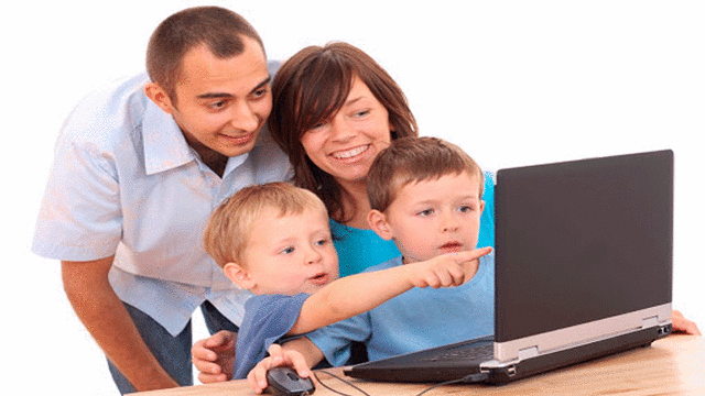 Los padres de familia deben orientar a sus hijos en el manejo de las redes sociales. Foto: Depositphotos.