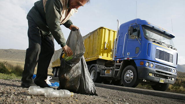 Más de 12 toneladas de basura arrojan pasajeros en la reserva de Salinas y Aguada Blanca en Arequipa