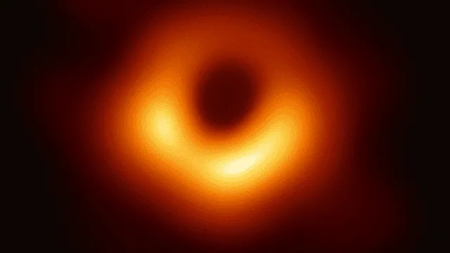 ¿Por qué la imagen del reciente agujero negro no luce igual a la de Interstellar?