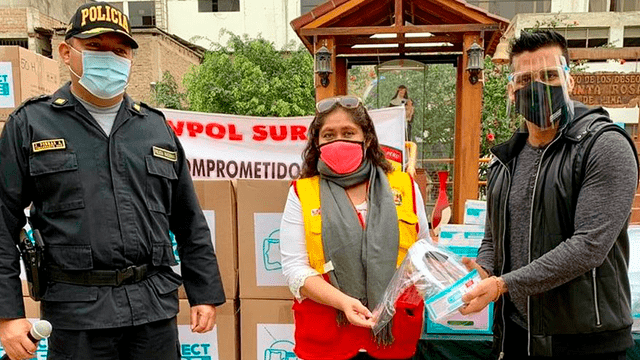 Christian Domínguez dona 1200 protectores faciales a vecinos de Villa El Salvador