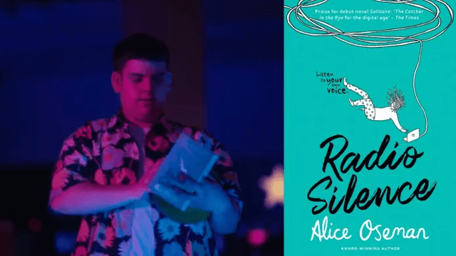 Isaac aparece leyendo el libro "Radio silence" escrito por Alice Oseman. Foto: Netflix
