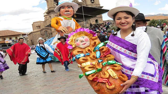 Colorido desfile de saludo al Cusco [FOTOS]