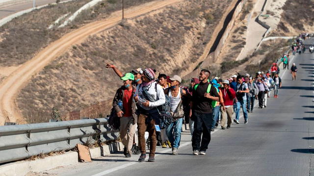 Mayoría de encuestados en México y Estados Unidos estaría de acuerdo con que sean deportados los migrantes. Foto: Difusión.