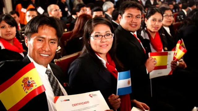 Becas para peruanos que quieren estudiar fuera del país