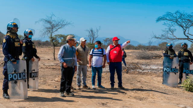 Procurador Henmer Alva y director de la DDC, Julio Fernández participaron en desalojo