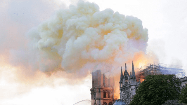 Unesco manifiesta su apoyo a Francia tras incendio de Notre Dame