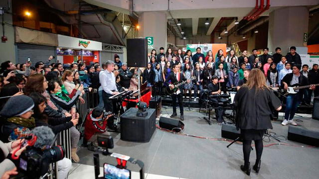 Coro Nacional de Niños del Perú dio concierto en estación del Metro de Lima