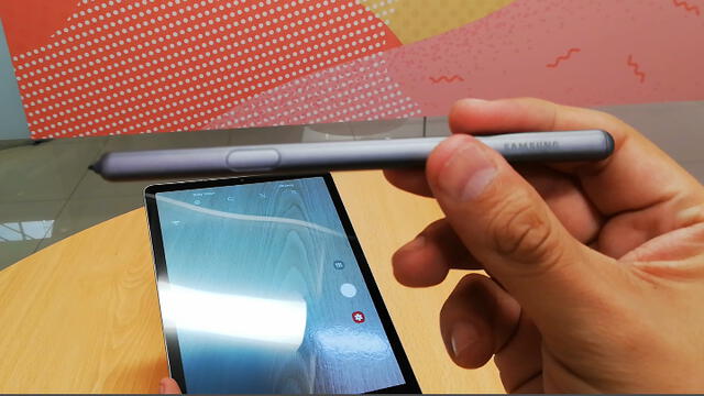 El Galaxy Tab S6 de Samsung viene con el S Pen, un sofisticado lápiz óptico que tiene múltiples funciones. Foto: Daniel Robles