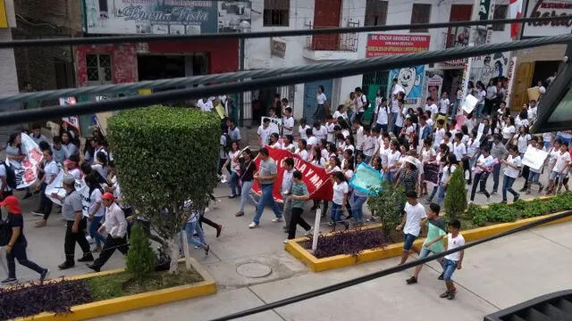 Jaén: escolares protestan contra la corrupción [FOTOS]