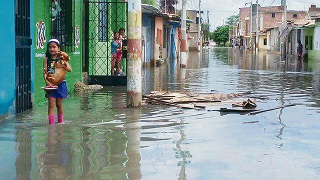 Más de 25 mil damnificados en ciudad de Piura por torrenciales lluvias