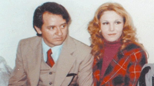 Carlos Villagrán posa junto a Florinda Meza
