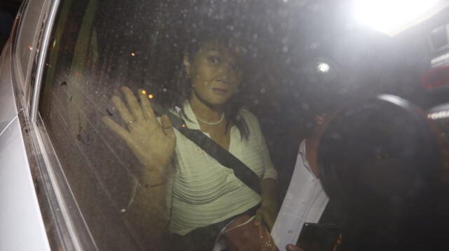 Keiko Fujimori visitó a su padre en clínica solo por algunos minutos [FOTOS]