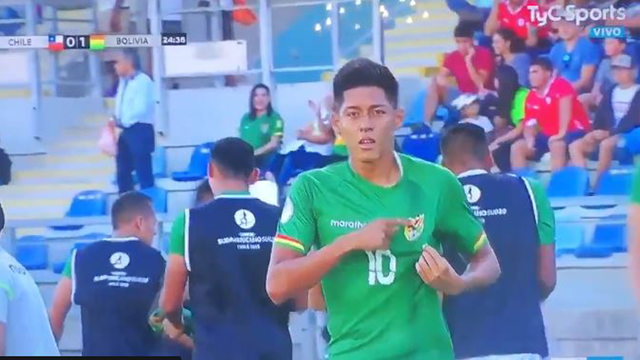 Jugador boliviano celebró gol a Chile haciendo referencia al problema marítimo [VIDEO]