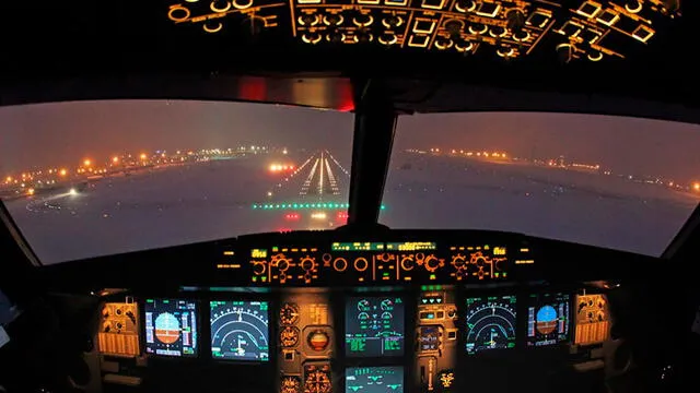 Así es como se ve una cabina de avión desde adentro. Foto: referencial