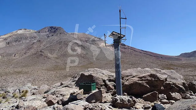 Arequipa: IGP instaló moderno sensor en el volcán Chachani para vigilar su actividad