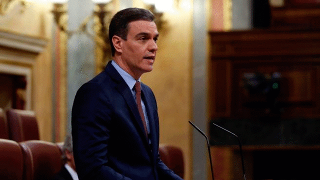 El presidente del Gobierno, Pedro Sánchez durante su intervención en el pleno del CongresoJ.J. Guillén / EFE