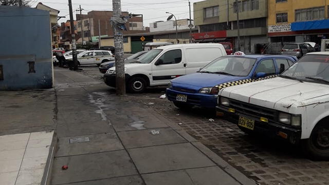 #YoDenuncio: talleres mecánicos continúan en vía pública pese a quejas
