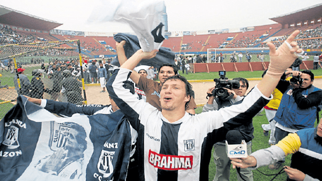 Flavio Maestri, de ídolo de Cristal a amado por el pueblo blanquiazul. Un gol suyo le dio el título a Alianza en 2006.