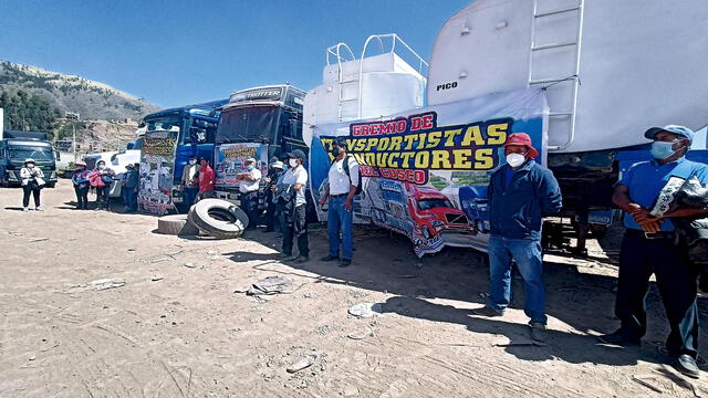 decisión. Transportistas de Cusco acordaron ayer no retroceder del paro indefinido hasta lograr algo concreto con el gobierno.