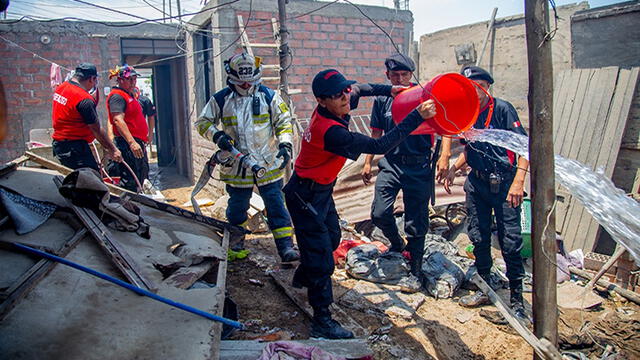 Puente Piedra: serenos controlan incendio en una vivienda en Lomas de Zapallal 