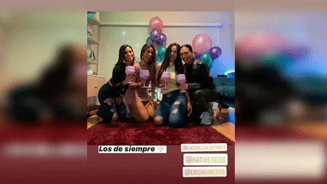 Shirley Arica en compañía de Kathie Reds y otras amigas. Foto: shirleyarica27 / Instagram.