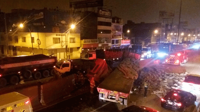 Panamericana Norte: gran congestión vehicular tras choque de tráiler [VIDEO]