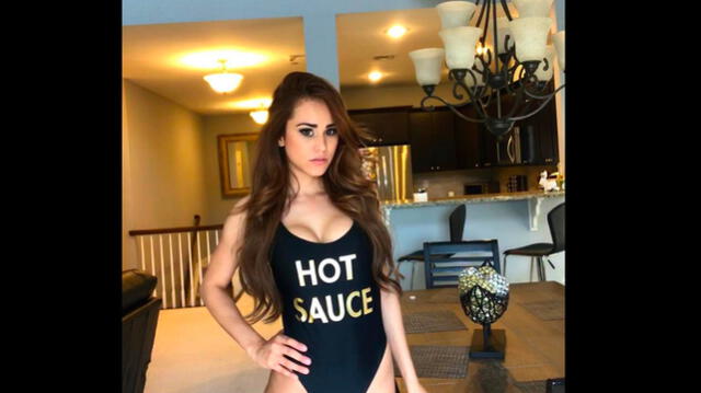 Yanet García se luce sexy en la alfombra roja de “Hombre al agua” [FOTOS]