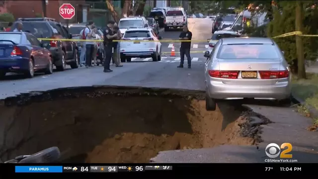 El gran sumidero visto desde un ángulo diferente en el Bronx. Foto: WCBS-TV