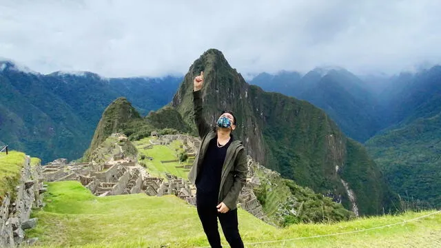 Deyvis Orosco su une a la reactivación del turismo y graba en Machu Picchu