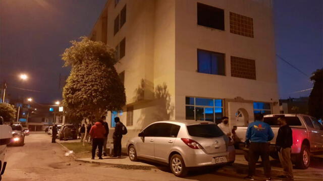 Policía Nacional realiza diligencias en vivienda de fallecido rector.