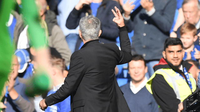 José Mourinho casi se agarra a los golpes por recibir un gol al último minuto